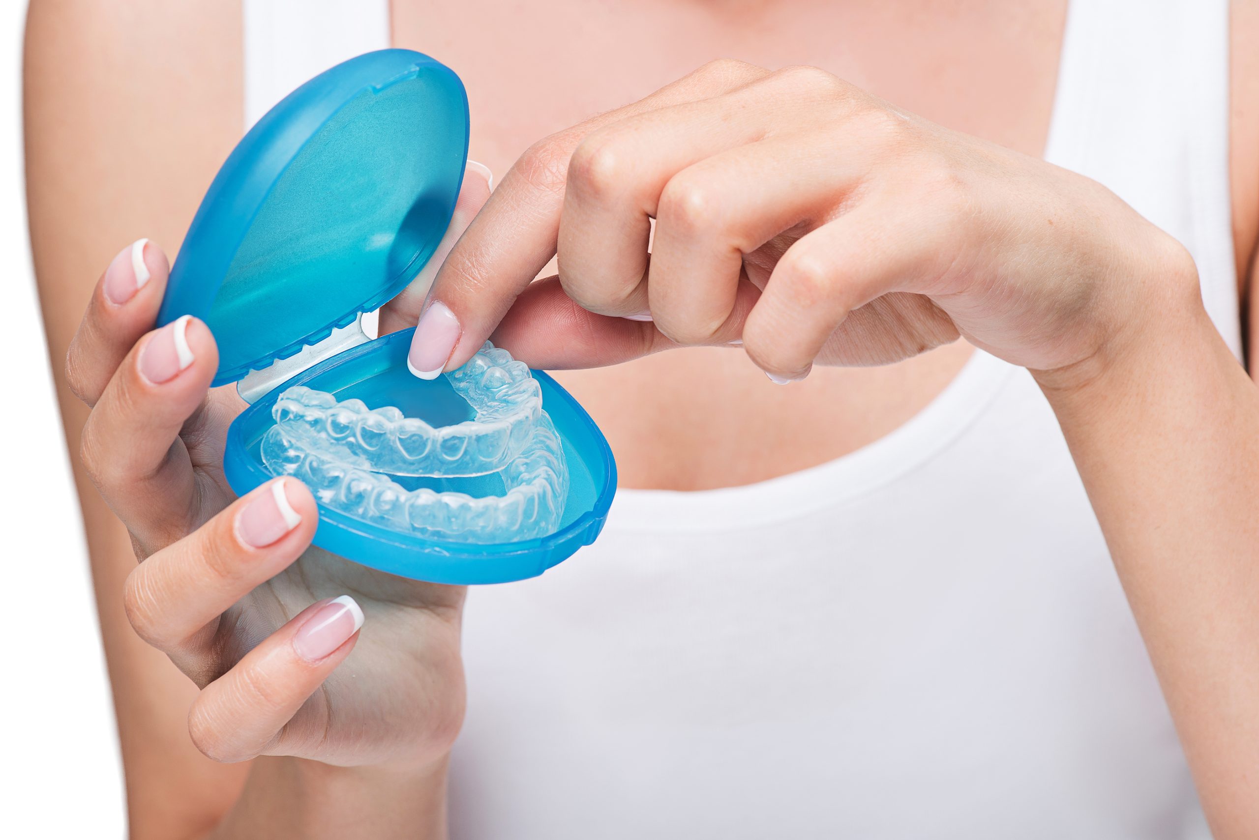 Which Is the Right Fit: Dentures or Implants?