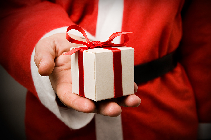 Have You Considered Teeth Whitening As A Christmas Gift?