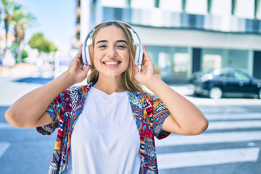 From Young Adults to Seniors: The Lifelong Advantages of Choosing Dental Implants